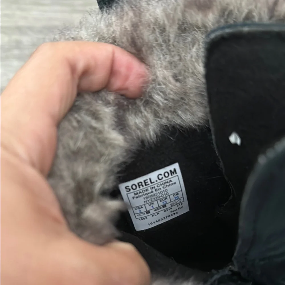 Sorel Black and Gray Cozy Winter Boots